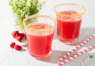 Аквафреска с арбузом и малиной