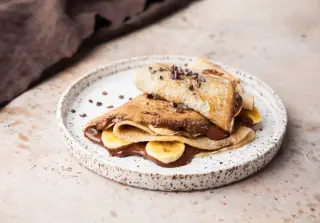 Блинчики с бананом и фундучной пастой