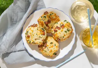 Булочки с колбасой
