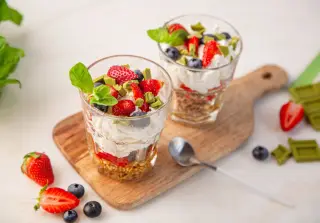 Десерт из творога и клубники