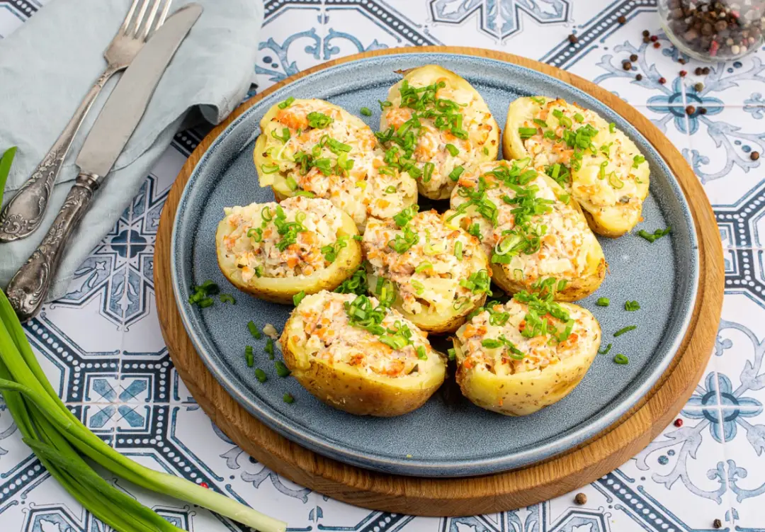 Фаршированный картофель с форелью