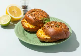 Горячие бутерброды с яйцом и сыром