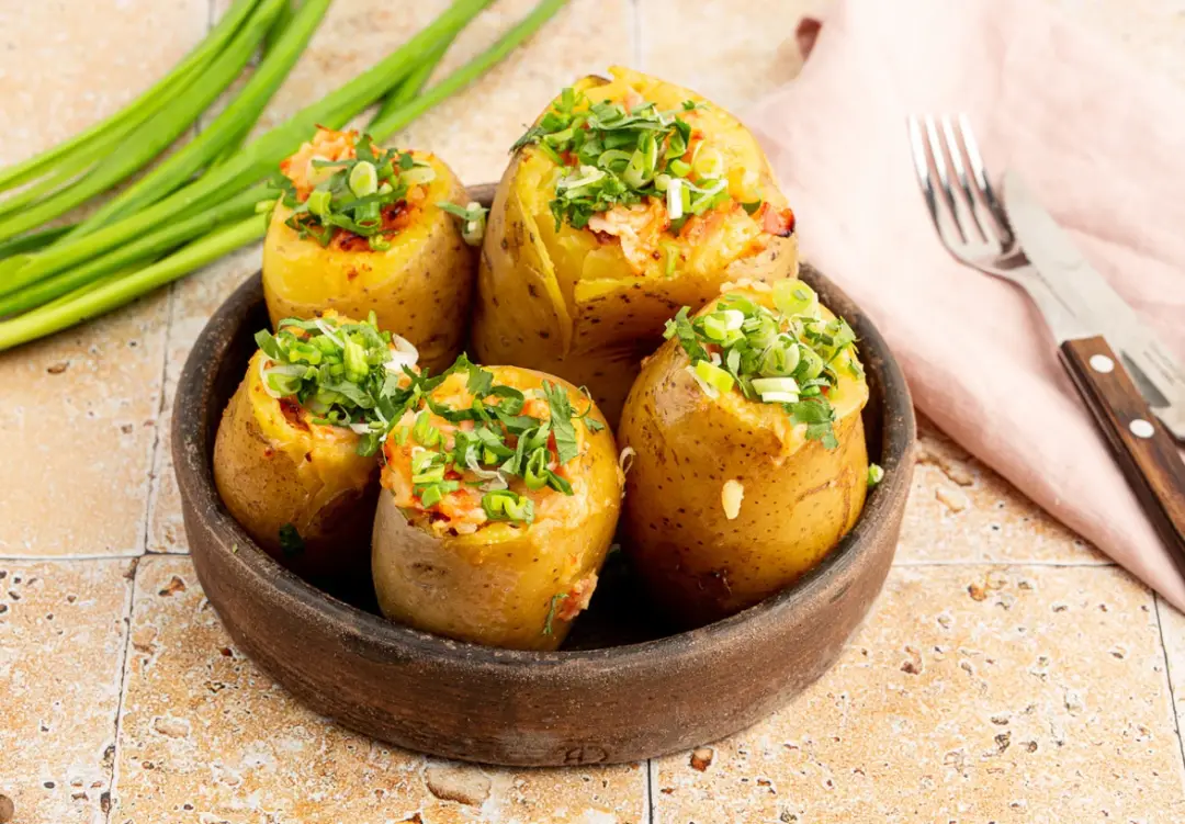 Картофель, фаршированный беконом и болгарским перцем