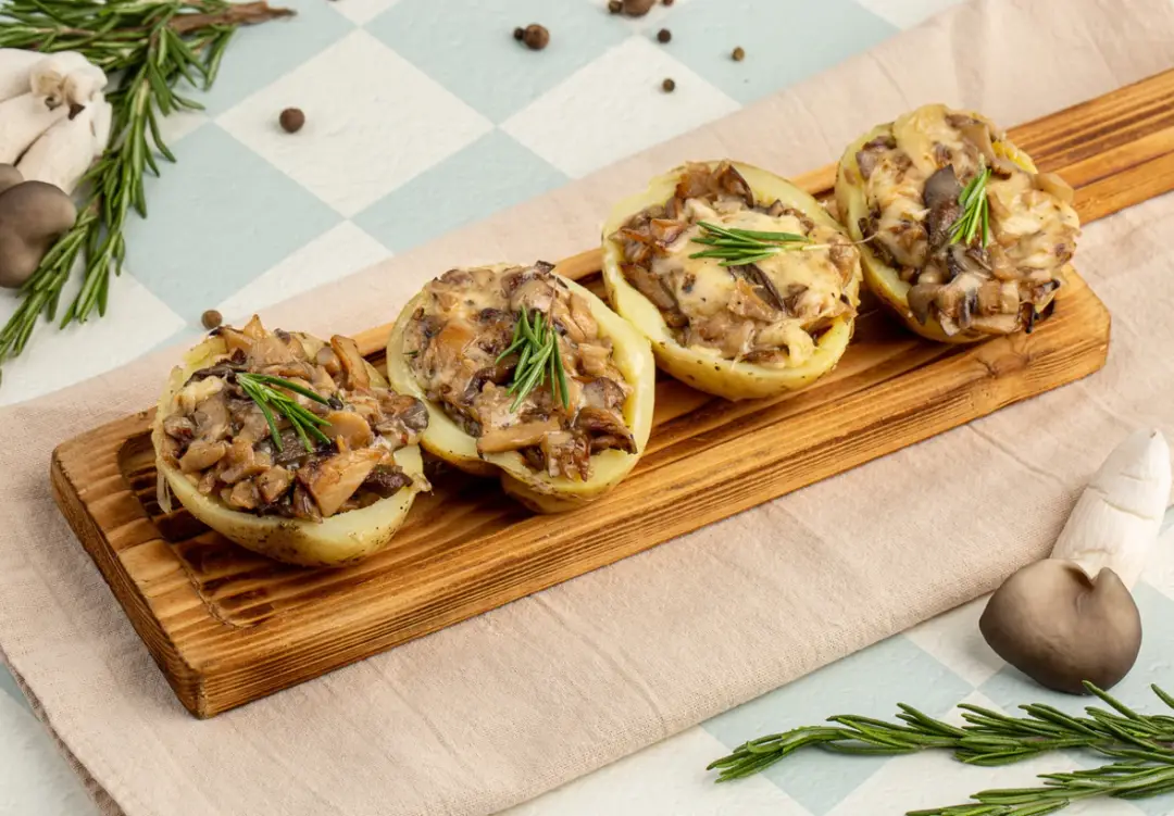 Картофель, фаршированный вешенками