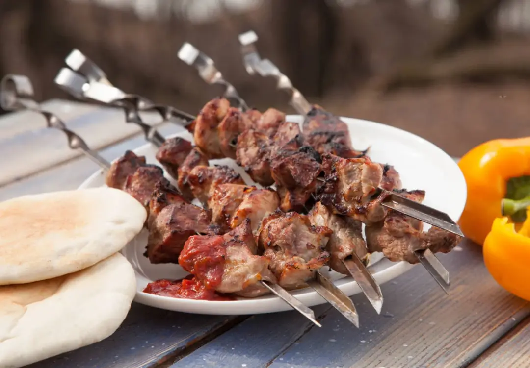 Классический шашлык из свиной шейки