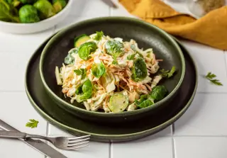 Коул слоу с брюссельской капустой