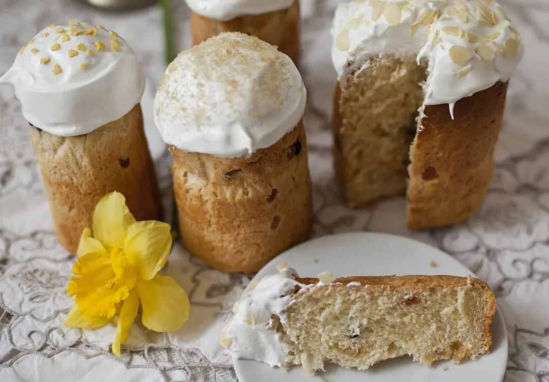 Классический кулич с изюмом