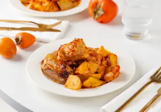 Курица с картофелем и хурмой