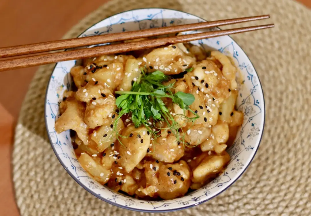 Курица в кисло-сладком соусе с ананасами