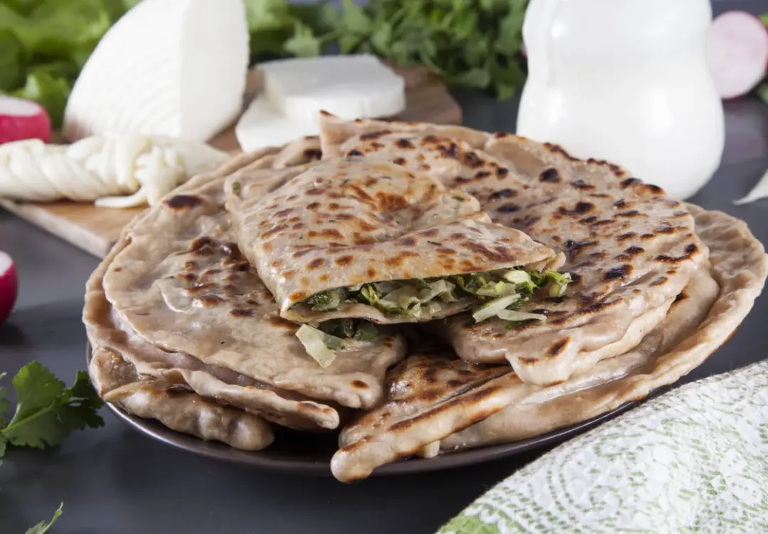 Кутабы с зеленью из цельнозерновой муки