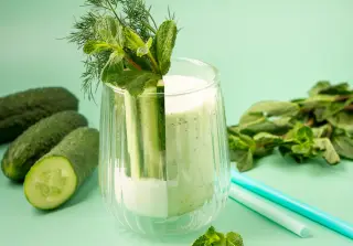 Огуречный смузи с мацони и зеленью