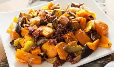 Осенние овощи с коричневым рисом
