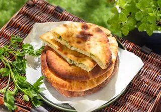 Осетинский пирог с сыром и зеленью
