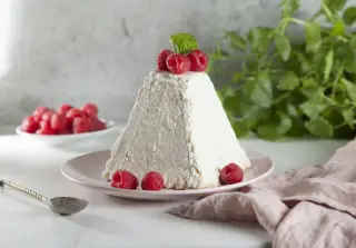 Пасха с маскарпоне и печеньем