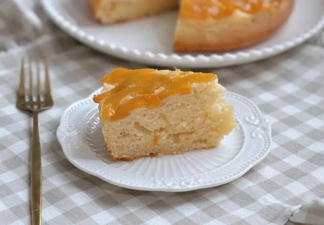 Пирог с персиками