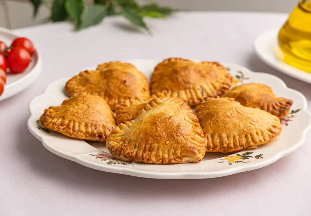 Пирожки с ветчиной и сыром