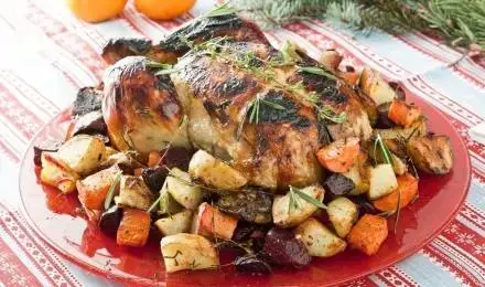 Праздничная курица с овощным гарниром