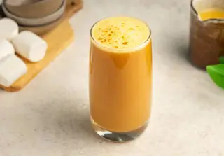 Пряный латте с манго
