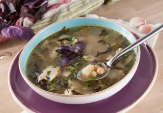 Пряный суп из курицы с нутом