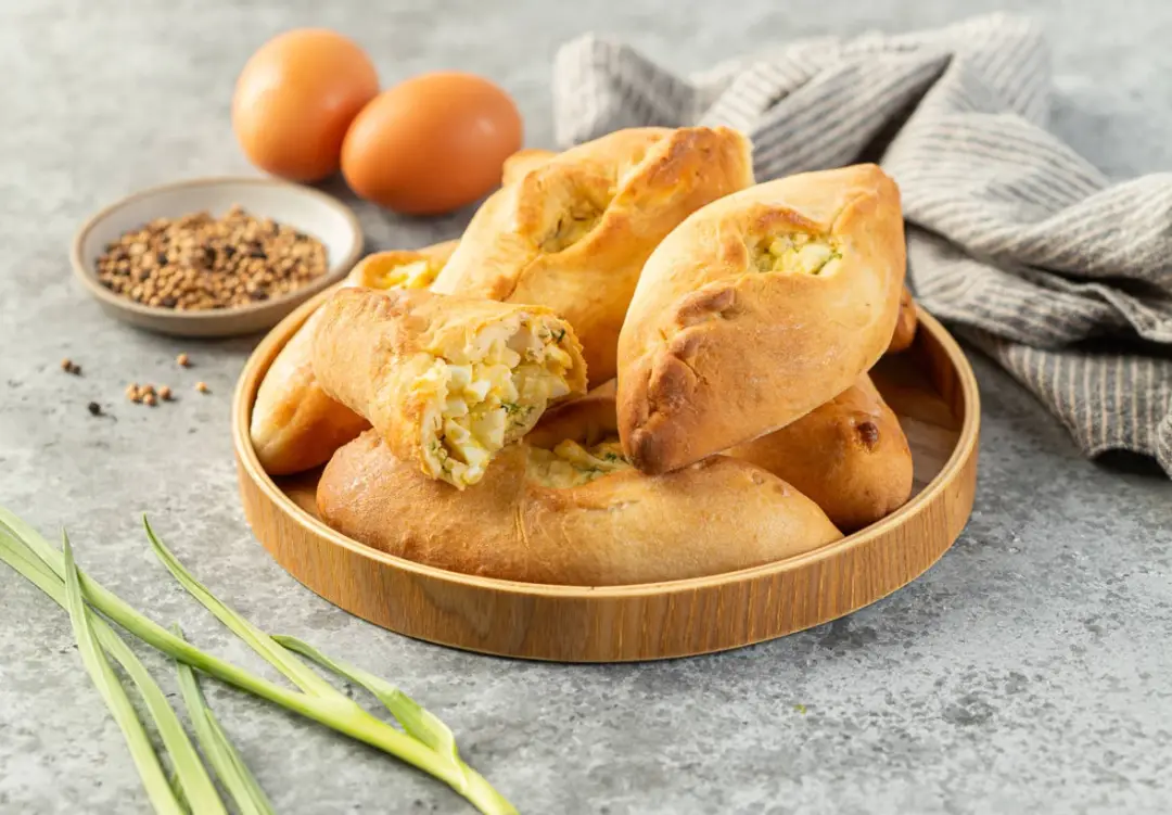 Расстегаи с рыбой и рисом