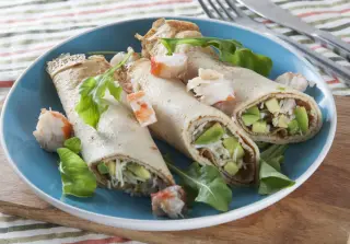 Рисовые блины с крабовой начинкой