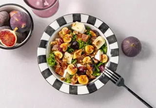 Салат с инжиром и беконом