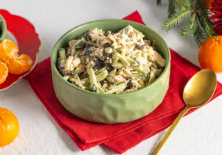 Салат с курицей и черносливом
