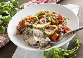 Сазан с ароматными овощами