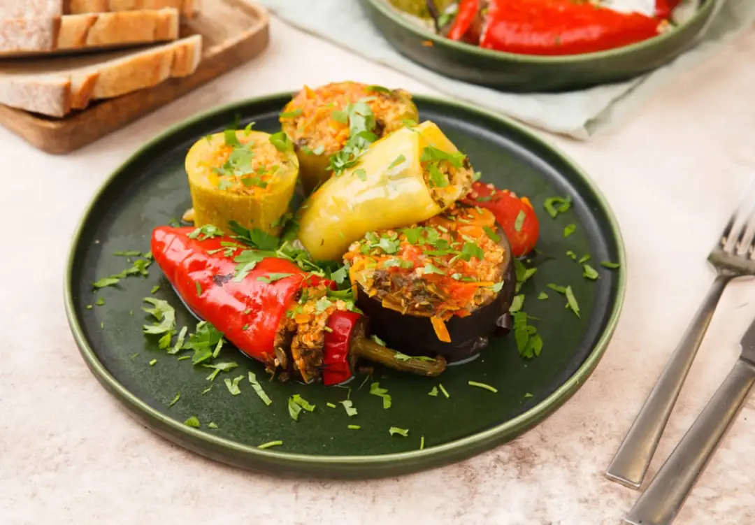 Фаршированные овощи с вегетарианской начинкой