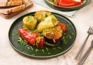 Фаршированные овощи с вегетарианской начинкой