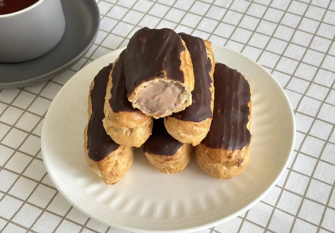 Шоколадные эклеры