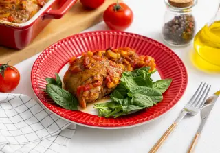 Тушёная курица с нутом и курагой