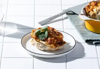 Улитки из лаваша с сыром и ветчиной