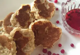 Яблочные оладьи с корицей