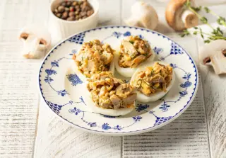 Яйца, фаршированные грибами