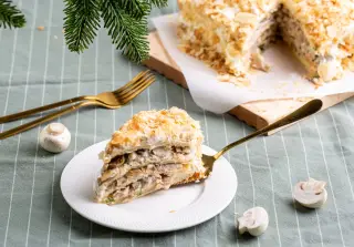 Закусочный «Наполеон» с курицей и грибами
