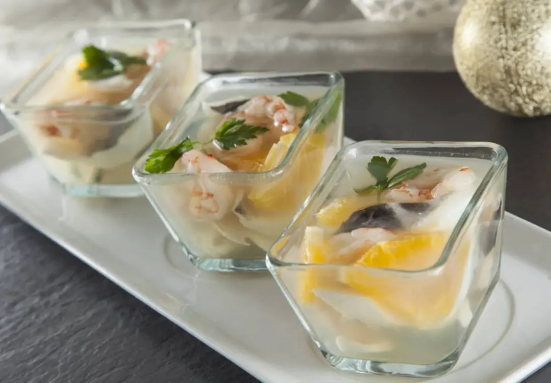 Заливное с ледяной рыбой и креветками