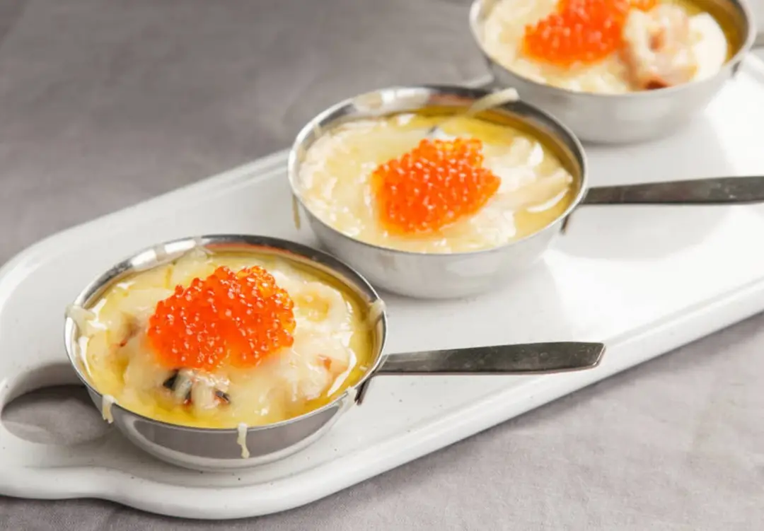 Жюльен из морепродуктов с икрой
